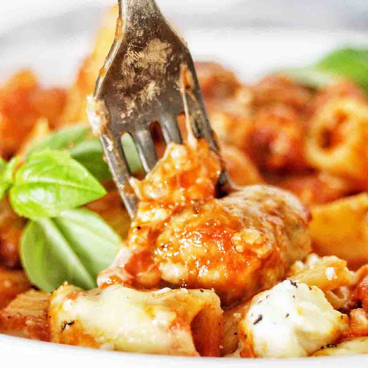 Baked Rigatoni With Sausage [VIDEO]