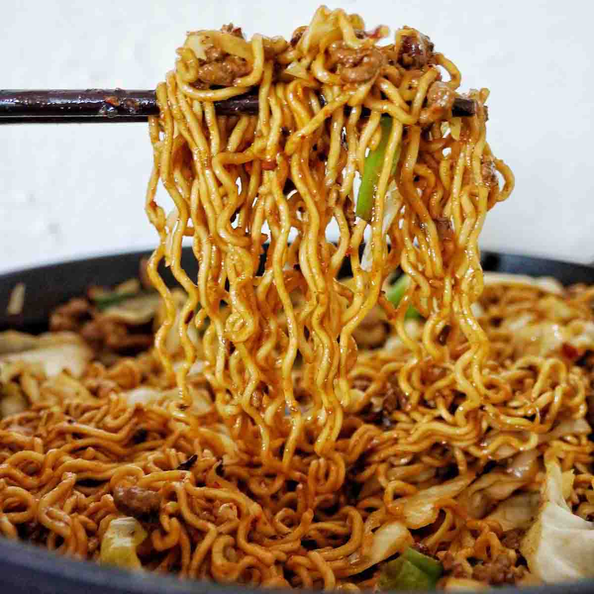 https://sweetcaramelsunday.com/wp-content/uploads/Cumin-Lamb-Noodles-240.jpg