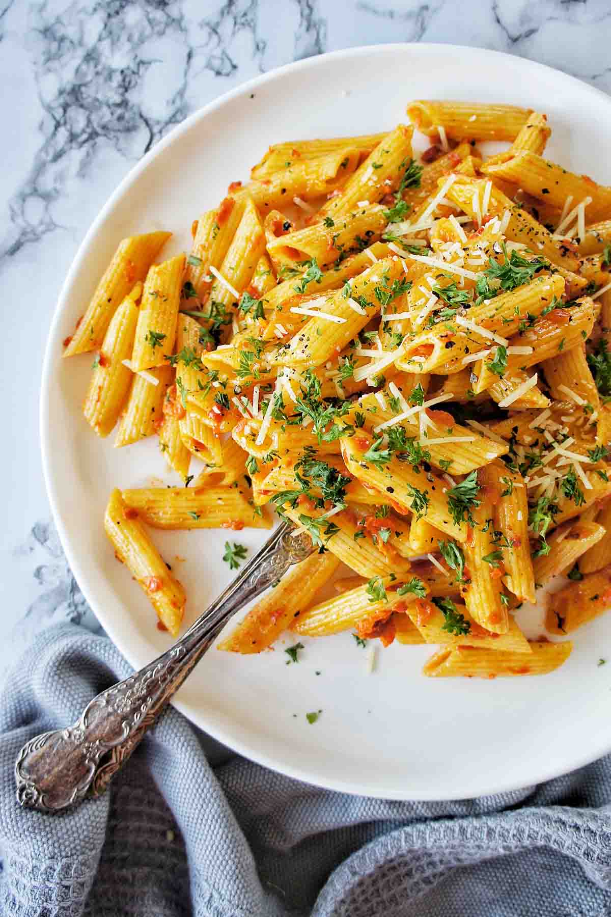 Insanely Easy Instant Pot Pasta with Jar Sauce | Sweet Caramel Sunday