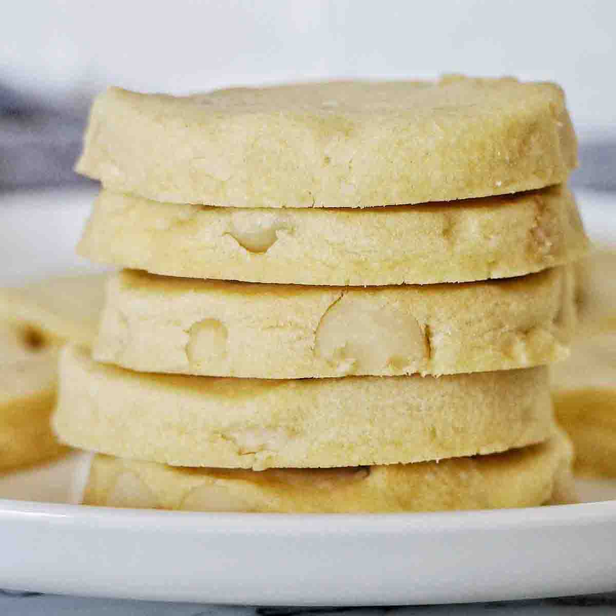 Macadamia Nut Shortbread [VIDEO] - Sweet Caramel Sunday