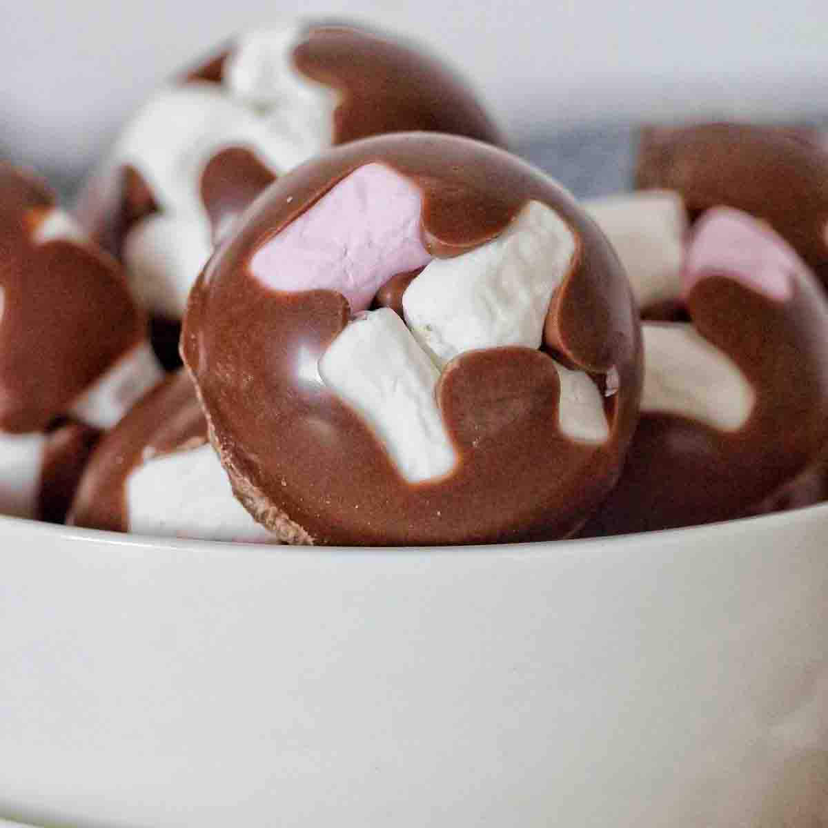 Marshmallow Chocolates - Sweet Caramel Sunday