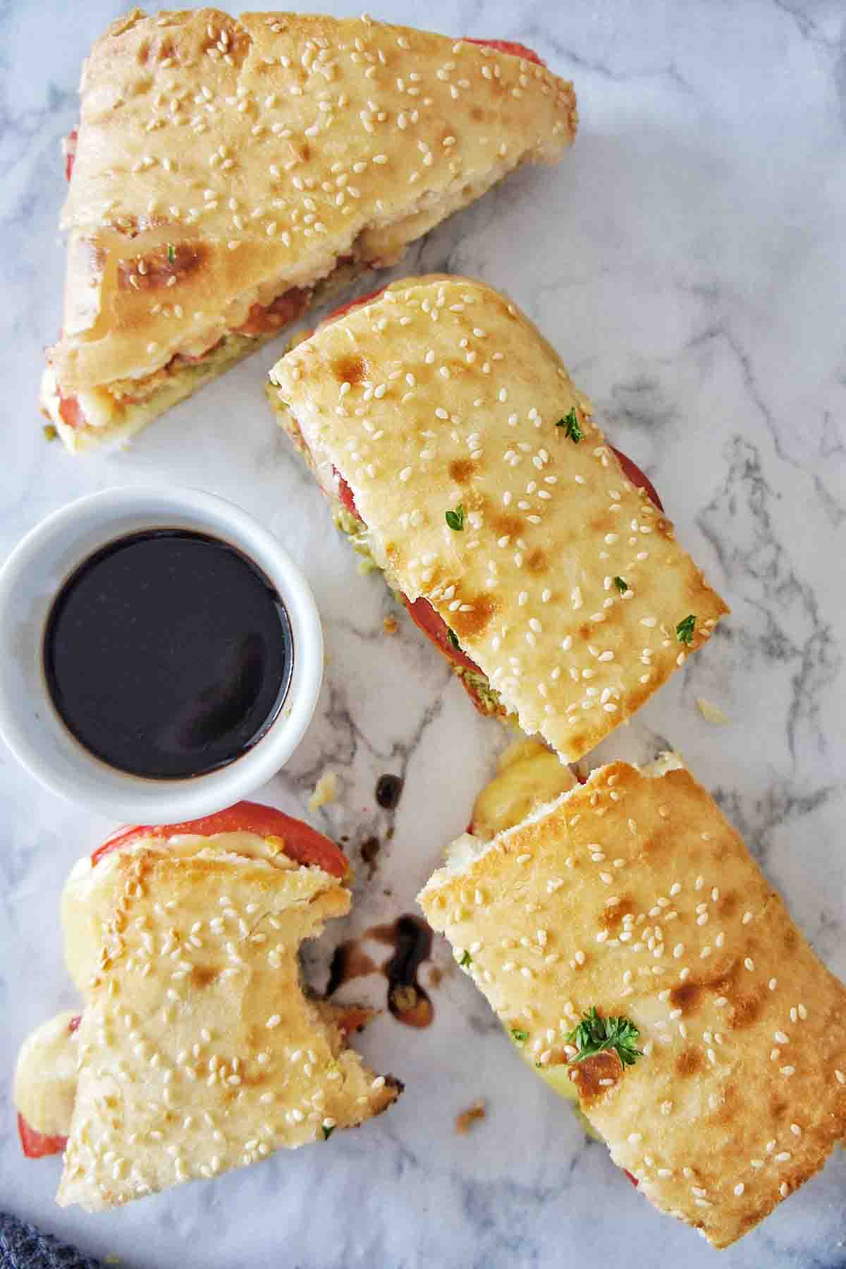 Pesto Grilled Cheese (With 4 simple ingredients!) (With 4 simple ingredients!) Sweet Caramel